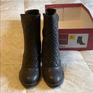 Medina black boots
